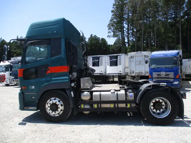 平成29年04月中古大型トラクタヘッド日産UDクオンの画像8