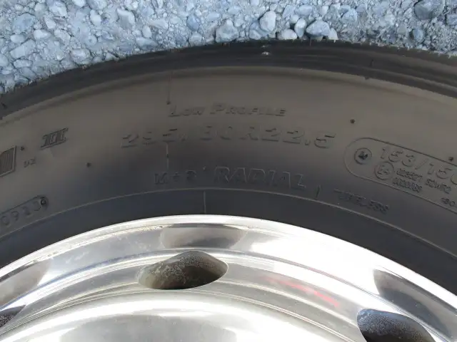 平成29年04月中古大型トラクタヘッド日産UDクオンの画像10