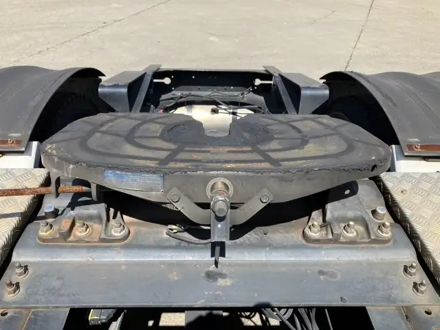 令和04年03月中古大型トラクタヘッド日産UDクオンの画像11