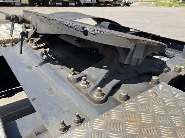 令和04年03月中古大型トラクタヘッド日産UDクオンの画像13