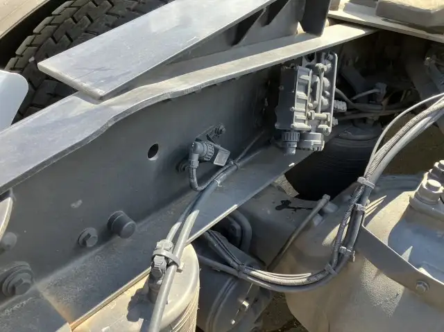 令和04年03月中古大型トラクタヘッド日産UDクオンの画像19