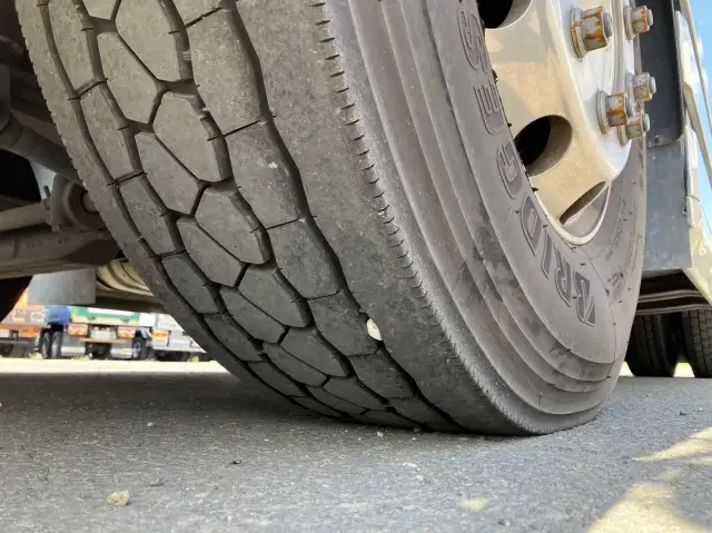 令和04年03月中古大型トラクタヘッド日産UDクオンの画像30