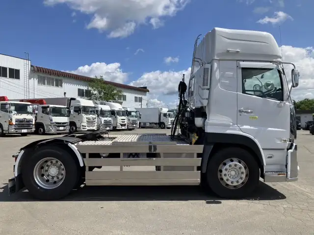 令和04年03月中古大型トラクタヘッド日産UDクオンの画像4