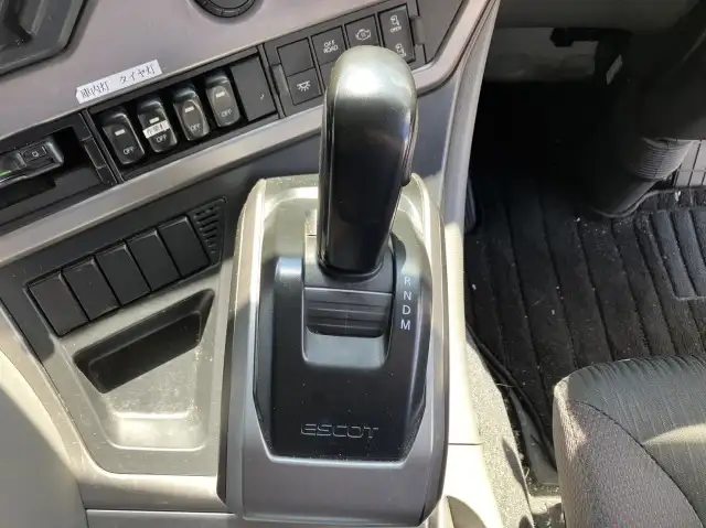 令和04年03月中古大型トラクタヘッド日産UDクオンの画像39