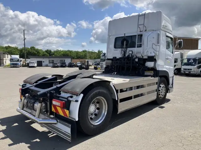 令和04年03月中古大型トラクタヘッド日産UDクオンの画像5