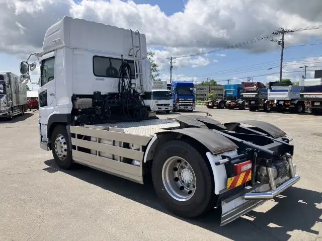 令和04年03月中古大型トラクタヘッド日産UDクオンの画像7