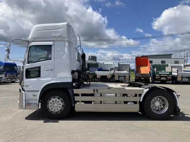 令和04年03月中古大型トラクタヘッド日産UDクオンの画像8