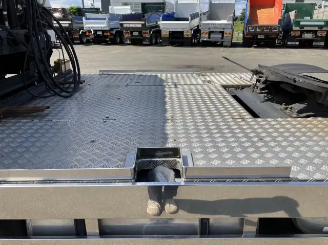 令和04年03月中古大型トラクタヘッド日産UDクオンの画像10