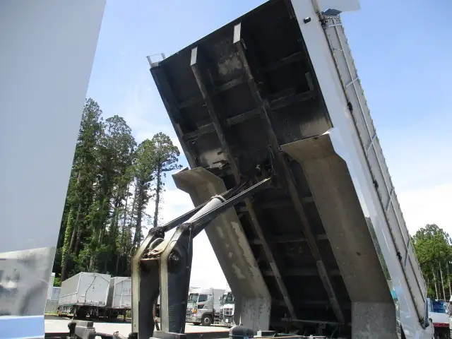 令和03年12月中古大型ダンプ日産UDクオンの画像41