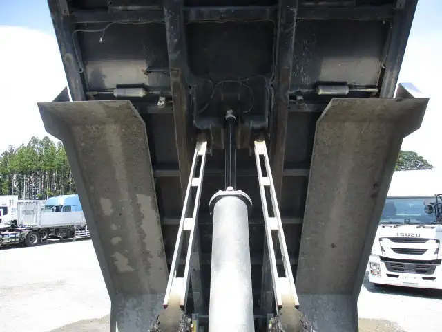 令和03年12月中古大型ダンプ日産UDクオンの画像44
