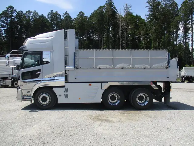 令和03年12月中古大型ダンプ日産UDクオンの画像8