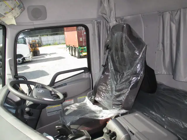 令和06年03月中古大型重機運搬車日産UDクオンの画像29