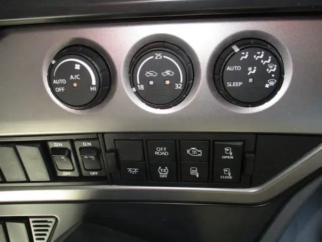 令和06年03月中古大型重機運搬車日産UDクオンの画像32