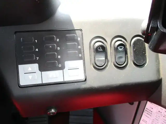 令和02年05月中古その他建設機械・フォークリフトコマツWA100-8の画像30