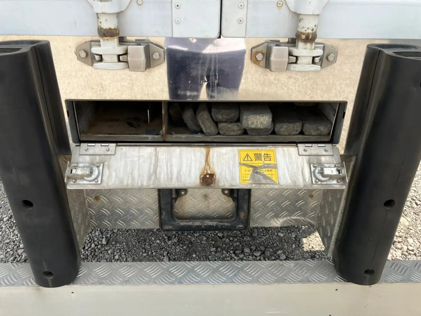 平成30年02月中古中型冷凍バン・ウィング三菱ふそうキャンターの画像16