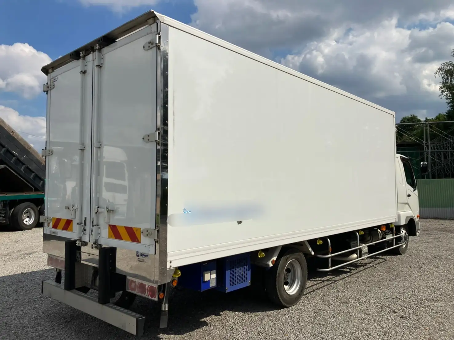 平成30年02月中古中型冷凍バン・ウィング三菱ふそうキャンターの画像3