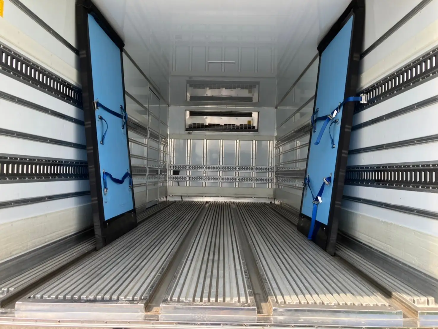 平成30年02月中古中型冷凍バン・ウィング三菱ふそうキャンターの画像26