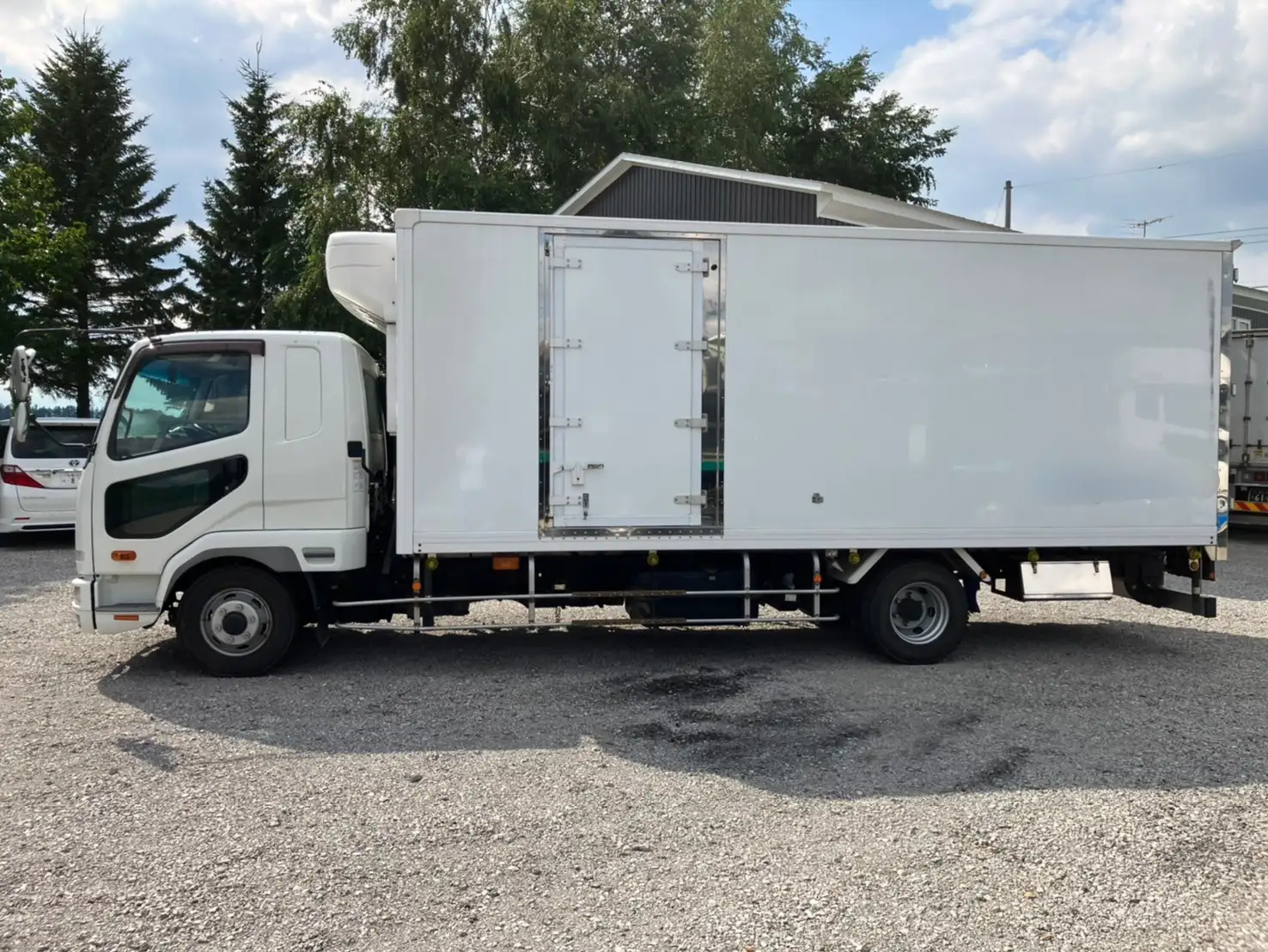 平成30年02月中古中型冷凍バン・ウィング三菱ふそうキャンターの画像5