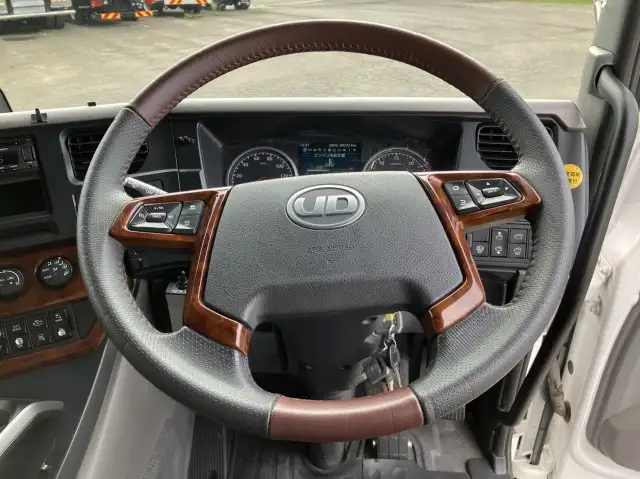 令和03年12月中古大型ダンプ日産UDクオンの画像13