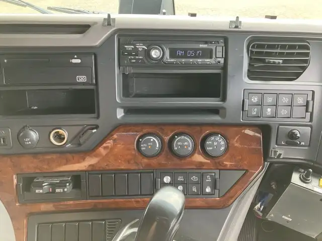 令和03年12月中古大型ダンプ日産UDクオンの画像17