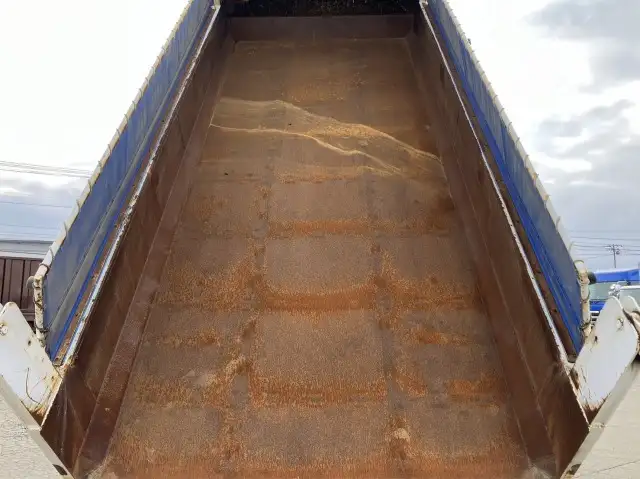 令和03年12月中古大型ダンプ日産UDクオンの画像10