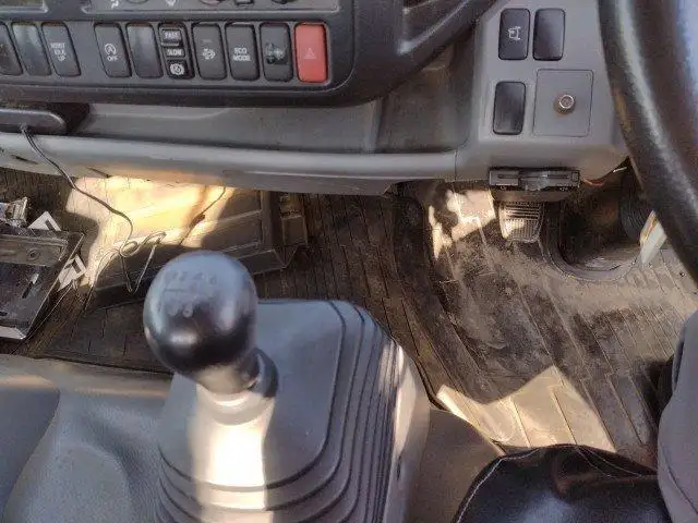 平成25年12月中古小型重機運搬車日野デュトロの画像9