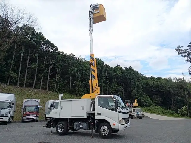 平成23年03月中古小型ミキサー車・高所作業車・その他特装車トヨタダイナの画像24