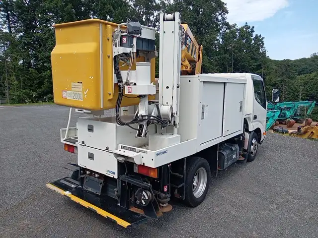 平成23年03月中古小型ミキサー車・高所作業車・その他特装車トヨタダイナの画像4