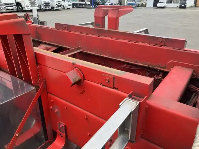 平成27年07月中古大型ダンプ三菱ふそうスーパーグレートの画像28