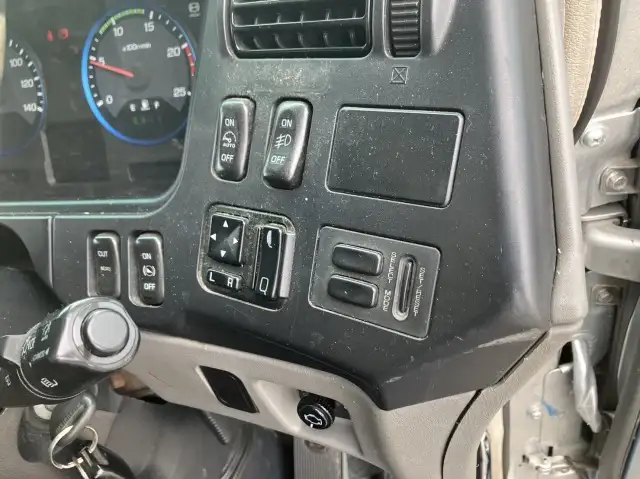 平成27年07月中古大型ダンプ三菱ふそうスーパーグレートの画像54