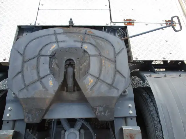 令和03年05月中古大型トラクタヘッド日産UDクオンの画像23