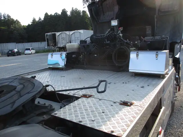 令和03年05月中古大型トラクタヘッド日産UDクオンの画像26