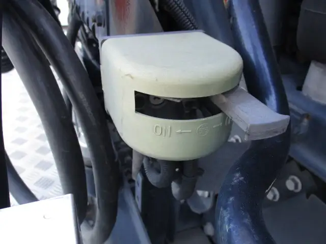 令和03年05月中古大型トラクタヘッド日産UDクオンの画像31