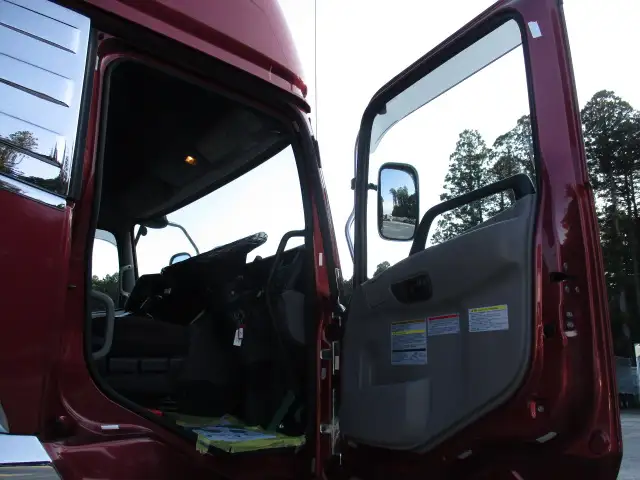 令和03年05月中古大型トラクタヘッド日産UDクオンの画像32