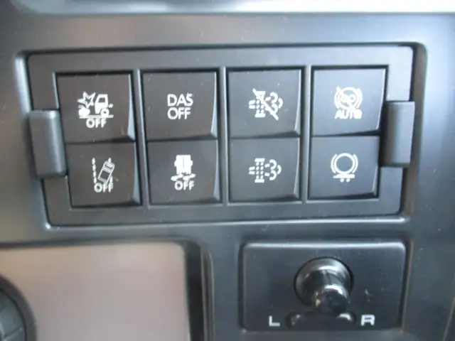 令和03年05月中古大型トラクタヘッド日産UDクオンの画像40