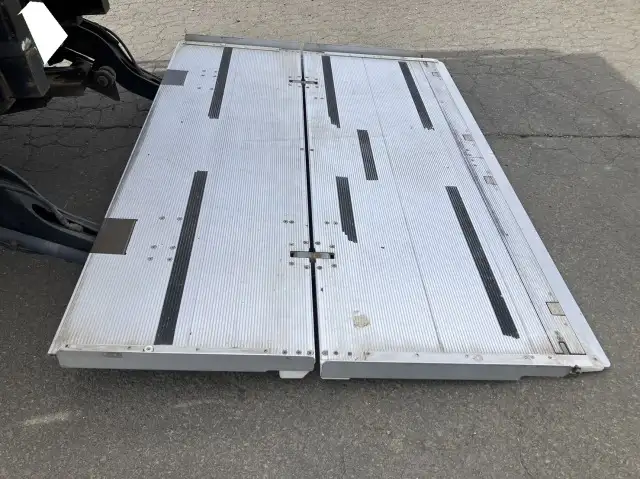 令和03年07月中古中型冷凍バン・ウィングいすゞフォワードの画像12