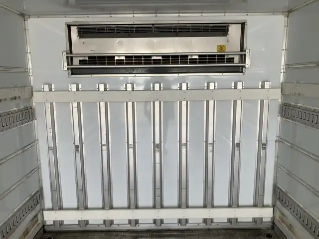 令和03年07月中古中型冷凍バン・ウィングいすゞフォワードの画像15