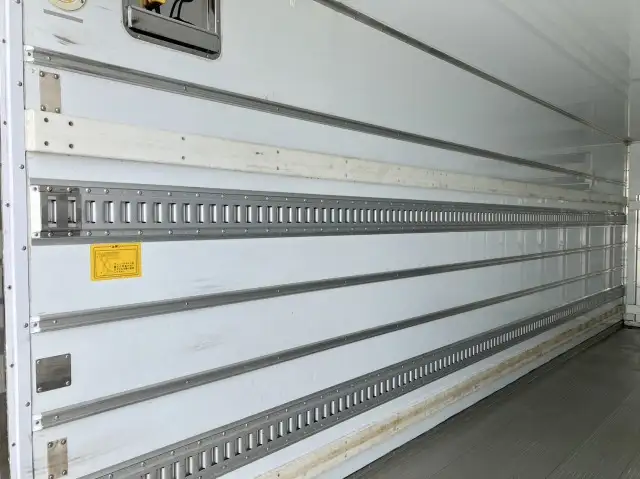 令和03年07月中古中型冷凍バン・ウィングいすゞフォワードの画像17