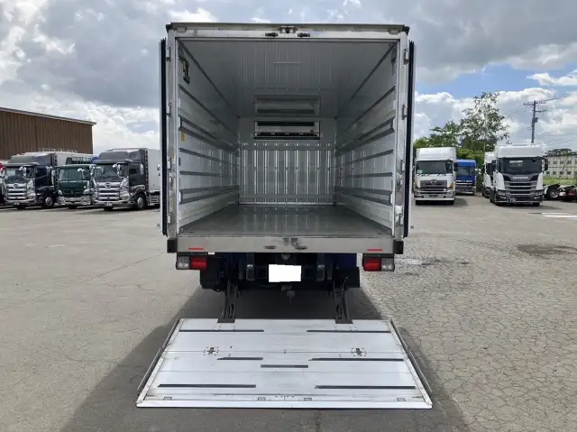 令和03年07月中古中型冷凍バン・ウィングいすゞフォワードの画像10