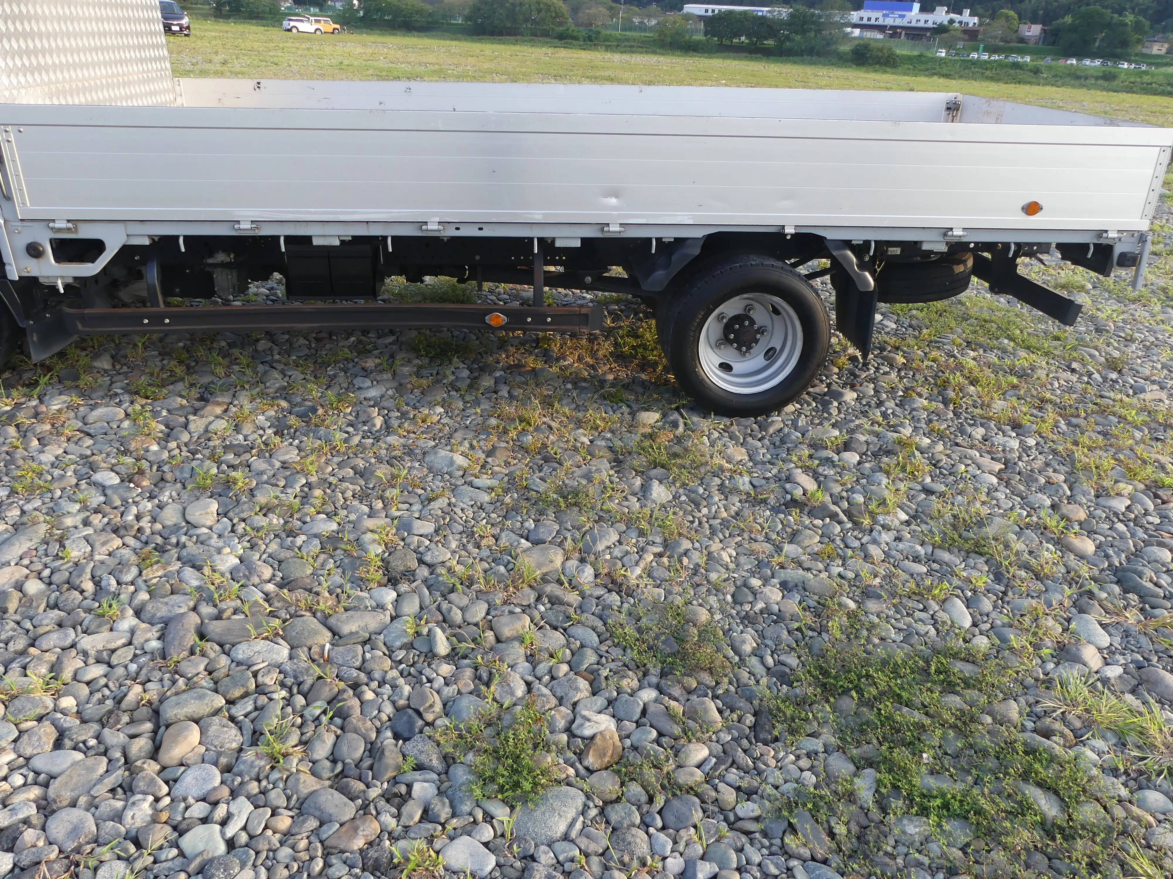 平成29年05月中古小型平ボディいすゞエルフの画像4