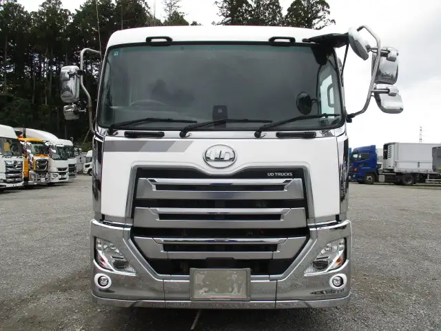 令和01年/平成31年08月中古大型トラクタヘッド日産UDクオンの画像2