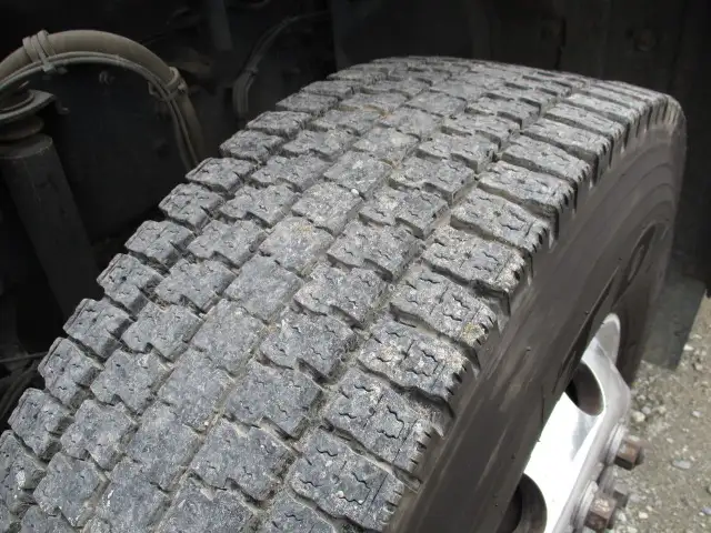 令和01年/平成31年08月中古大型トラクタヘッド日産UDクオンの画像11