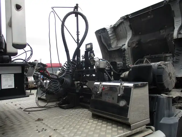 令和01年/平成31年08月中古大型トラクタヘッド日産UDクオンの画像26