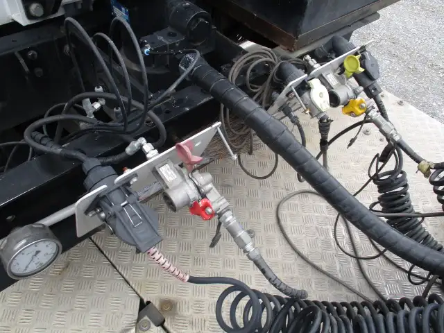 令和01年/平成31年08月中古大型トラクタヘッド日産UDクオンの画像27