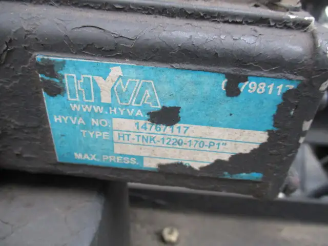 令和01年/平成31年08月中古大型トラクタヘッド日産UDクオンの画像30