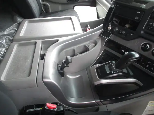 令和01年/平成31年08月中古大型トラクタヘッド日産UDクオンの画像36