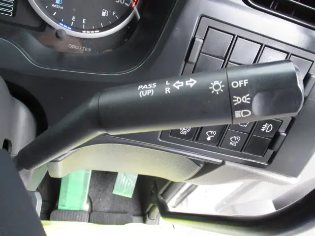 令和01年/平成31年08月中古大型トラクタヘッド日産UDクオンの画像48