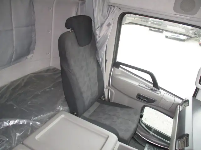 令和01年/平成31年08月中古大型トラクタヘッド日産UDクオンの画像50