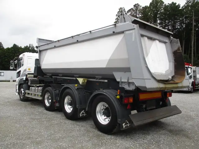 令和01年/平成31年08月中古大型トラクタヘッド日産UDクオンの画像7