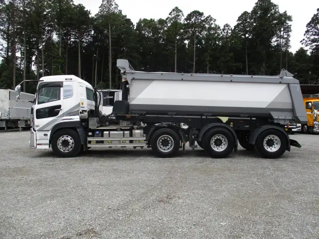 令和01年/平成31年08月中古大型トラクタヘッド日産UDクオンの画像8